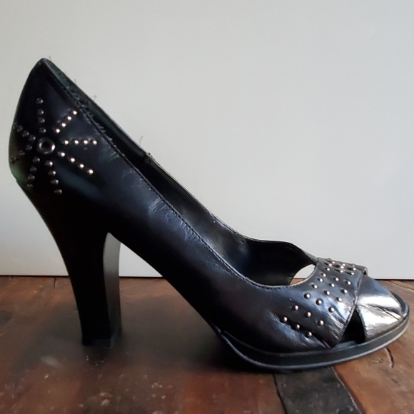 Sold - Picture 3 of 8